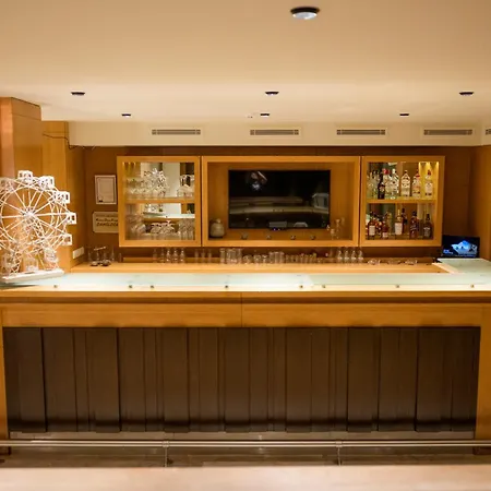 Отель Corner Boutique