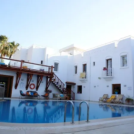 Corner Boutique 3* 比特兹