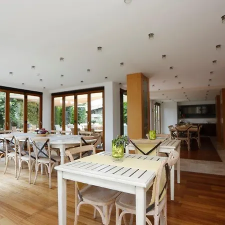 Corner Boutique 3* 比特兹