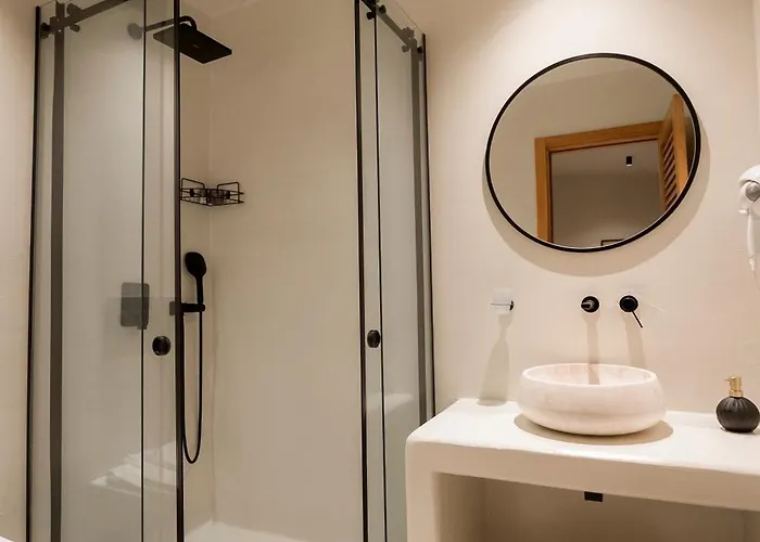 Corner Boutique Bitez