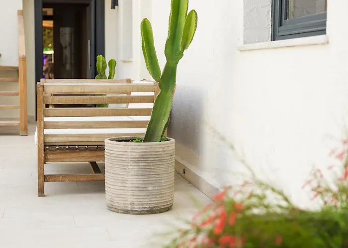 מלון Corner Boutique 3*