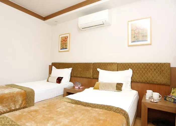 Corner Boutique Bitez