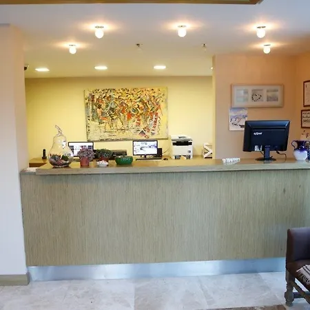 Corner Boutique Bitez