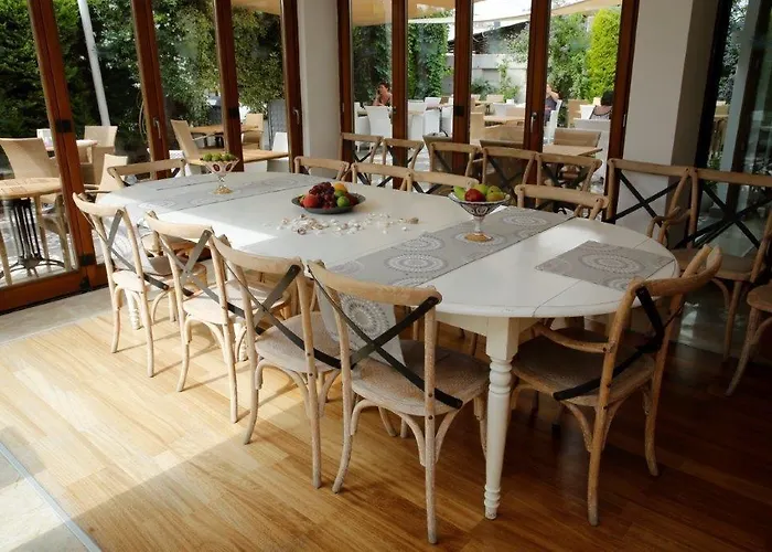 Corner Boutique Hotel 3*